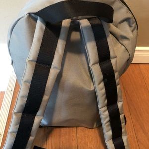 Lululemon grey silver backpack 🧘‍♀️🎀
